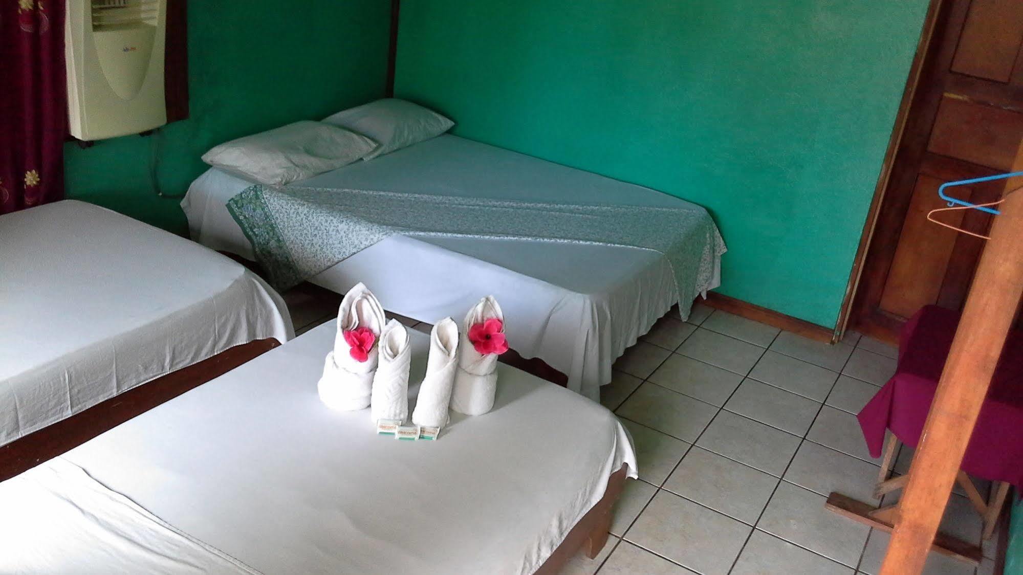 Cabinas Miss Miriam 2 Tortuguero Ngoại thất bức ảnh
